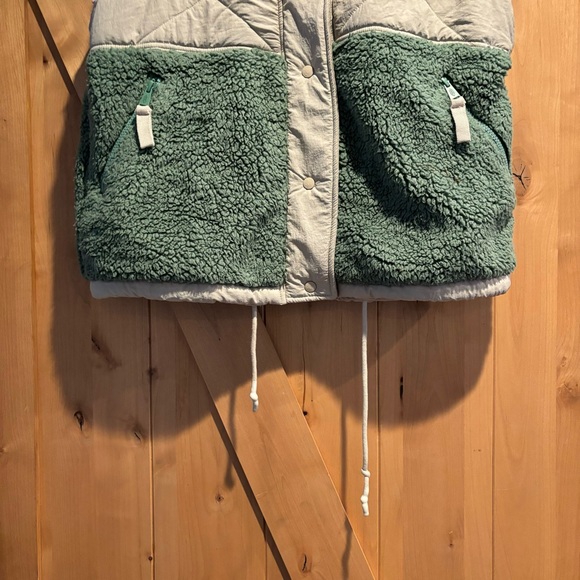 FP MOVEMENT X FREE PEOPLE Adventure Awaits Vest Beige Green XS Oversized Fit - Picture 4 of 13